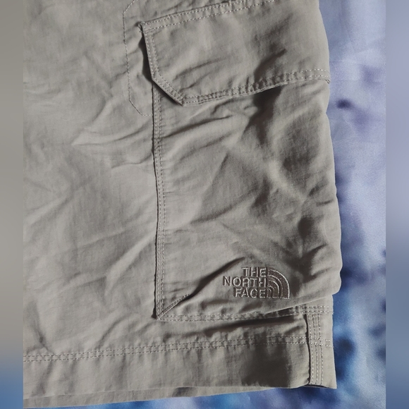 North Face Nylon Cargo Shorts - Picture 2 of 6
